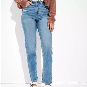 American Eagle High-Waisted Mom Straight Jean Sz12